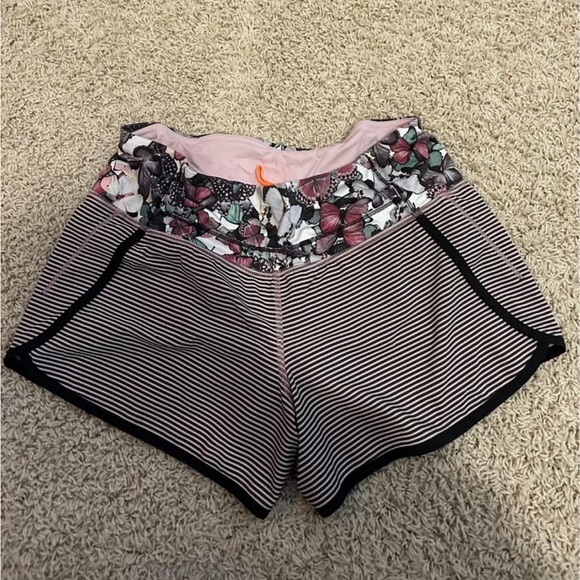 Lulu size 4 - Picture 2 of 2